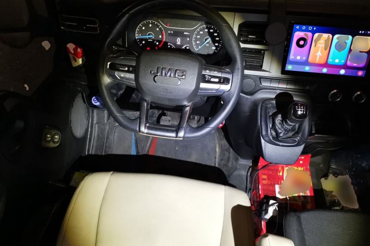 Used JMC Fushun 2022 2.0T Manual Multi-Function Passenger Vehicle Mid-Range High Roof 6-7 Seats
