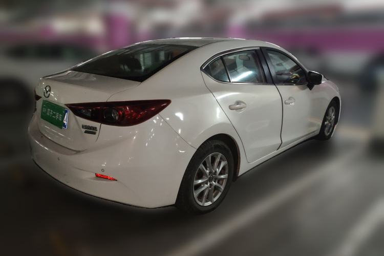 Used Mazda 3 Axela 2017 Sedan 1.5L Automatic Comfort Model Emission Standard China V
