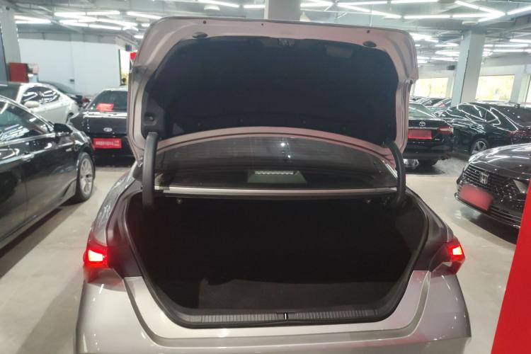 Used Toyota Avalon 2019 2.0L XLE Premium Edition China VI