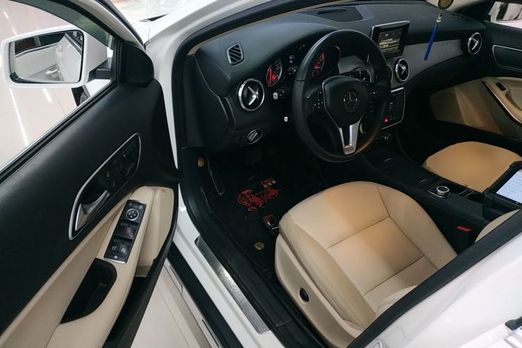 Used Mercedes-Benz GLA 2015 GLA 200 Fashion Model
