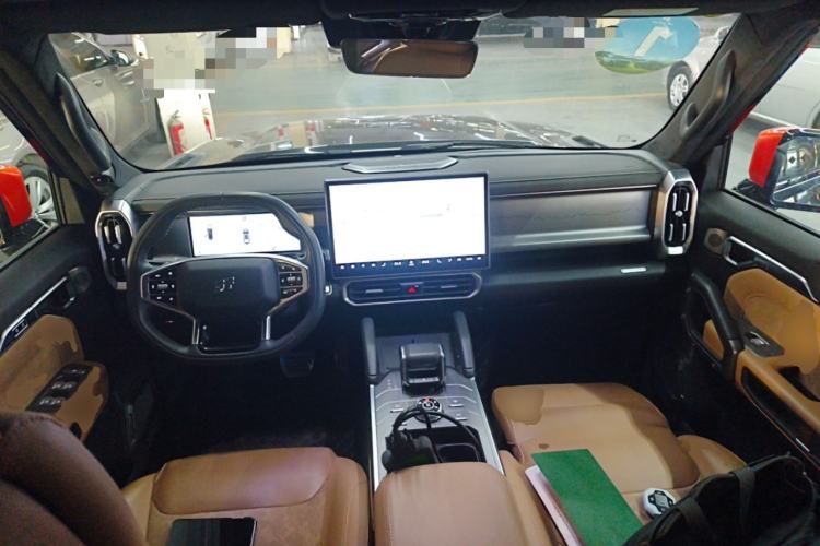 Used JETOUR Traveler 2023 2.0T All-Wheel Drive CrossPRO+ Center Console