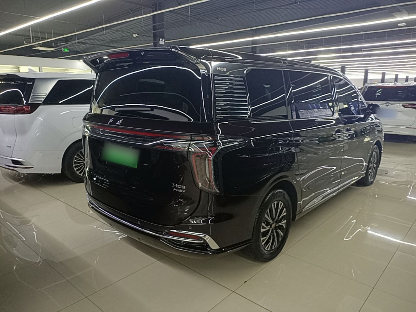 Hongqi HQ9 PHEV 2024 2.0T Four-Wheel Drive Business Edition — снимка 6