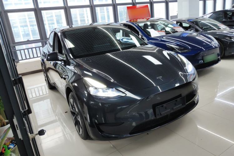 Used Tesla Model Y 2024 Rear-Wheel-Drive Version Front Right 45 Deg