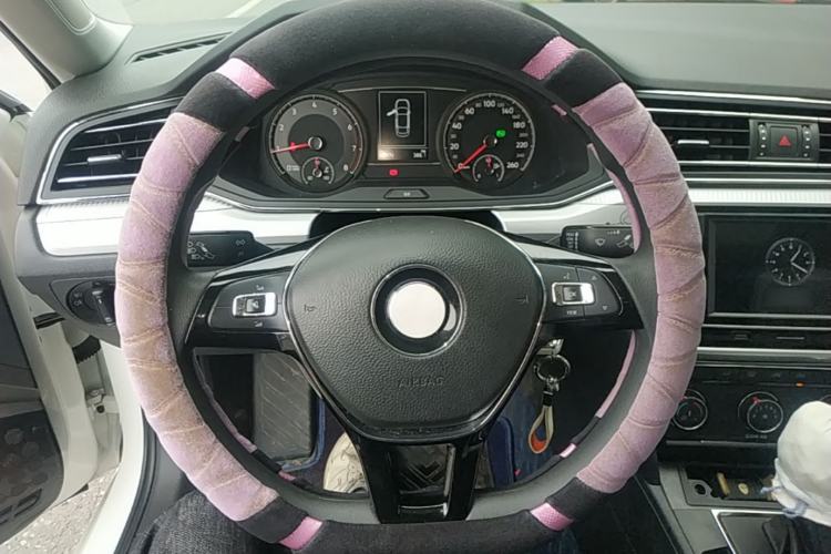 Used Volkswagen Lamando 2019 230TSI DSG Fashion Edition China VI Steering Wheel