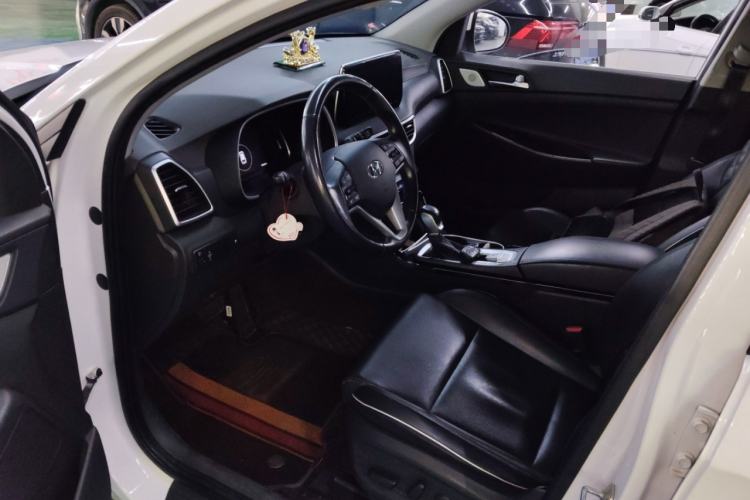 Used Hyundai Tucson 2020 280TGDi Two-Wheel-Drive GLS Fashion Edition China VI Standard Driver Seat