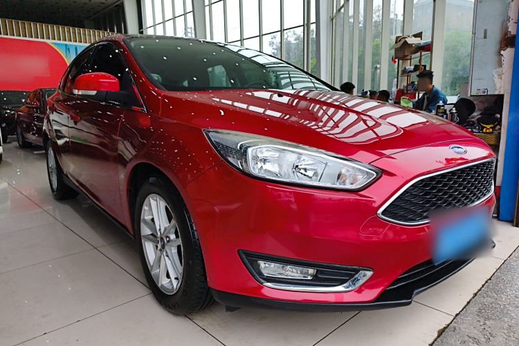 Used Ford Focus 2017 Hatchback EcoBoost 125 Automatic - Ultra-Powerful Style Edition with Smart Drive Features Exterior 1