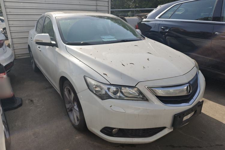Used Acura ILX 2013 2.0L Elite Edition Front Right 45 Deg