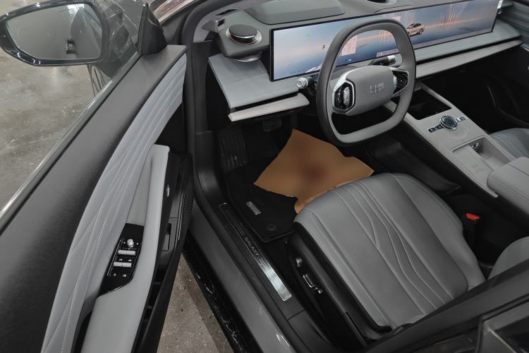 Used Geely Galaxy E8 2024 665 km Range Rear-Drive Starship Long-Range Version