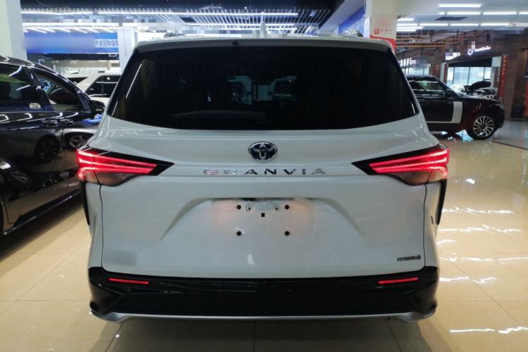 Used Toyota Granvia 2022 2.5L Hybrid Flagship Edition