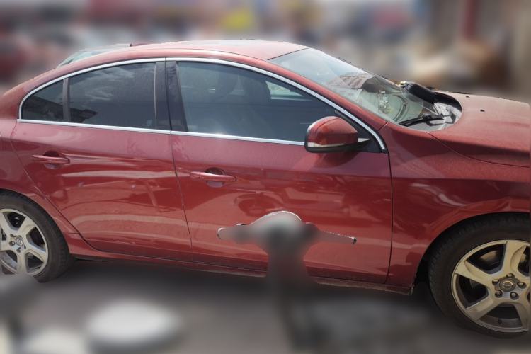 Used Volvo S60 2013 T5 Zhiya Edition Front Right 45 Deg