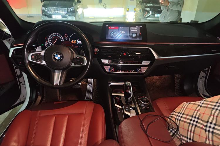 Used BMW 5 Series 2019 Facelifted 530Li Leading Edition M Sport Package
