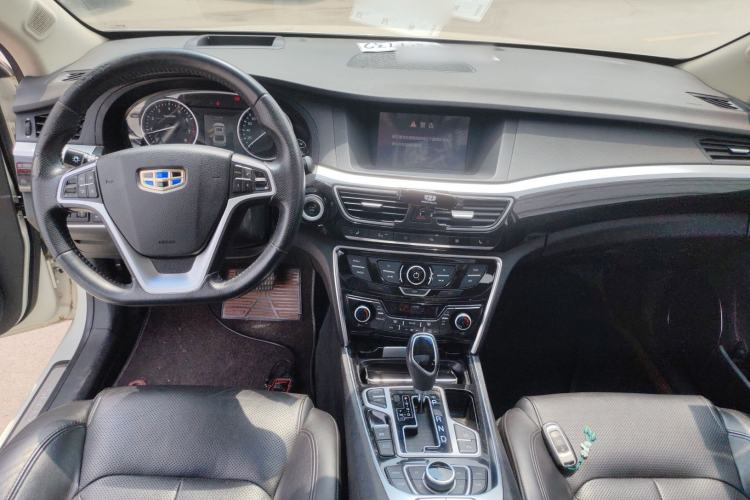 Used Geely Auto Emgrand GT 2015 1.8T Flagship Model Center Console