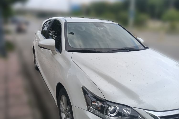 Used Lexus CT 2014 CT200h Comfort Edition Monochrome Front Right 45 Deg
