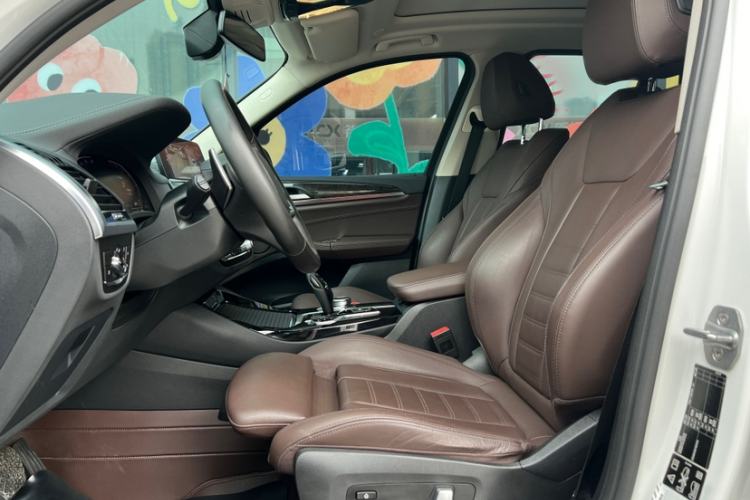 Used BMW X3 2020 xDrive30i Luxury Model with M Sport Package Interior 5