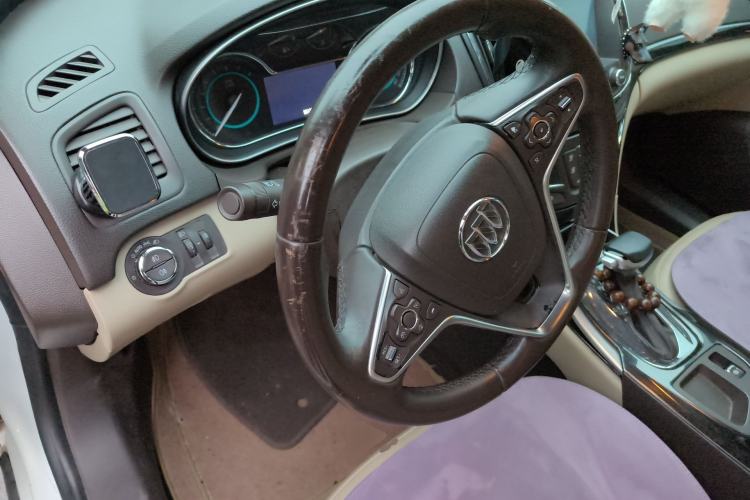 Used Buick Regal 2014 2.0L Elite Fashion Edition Steering Wheel