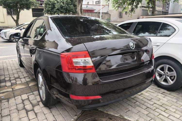 Used Skoda Octavia 2015 1.6L Automatic Yijun Edition Rear Left 45 Deg