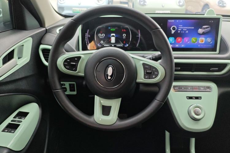 Used ORA White Cat 2022 Upgraded Model 305km Range Luxury Version Lithium-Ion Battery
