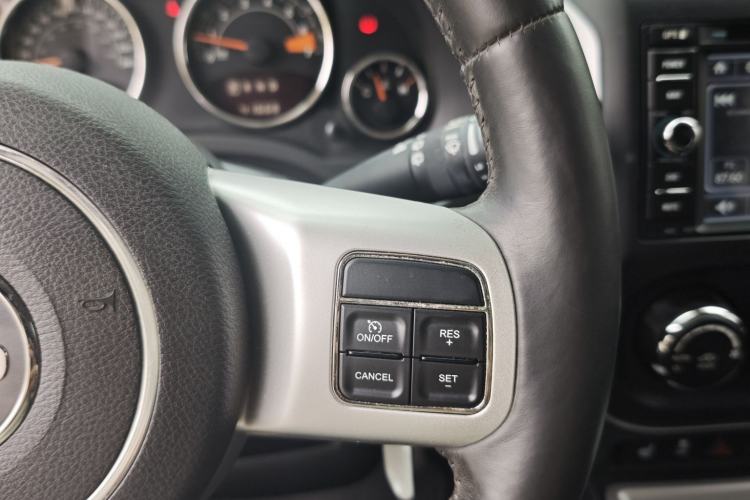 Used Jeep Compass 2013 2.4L Four-wheel Drive Black Edition with Navigation