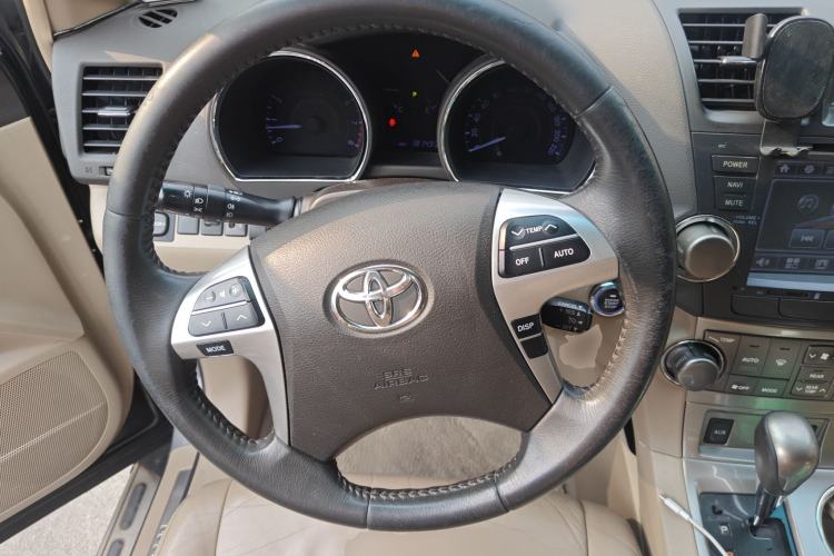 Used Toyota Highlander 2012 2.7L Two-Wheel Drive 7-Seater Luxury Edition
