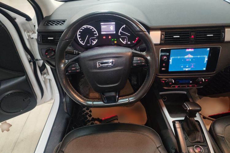 Used Qoros 3 2016 Urban SUV 1.6T Automatic Zhiyue Model
