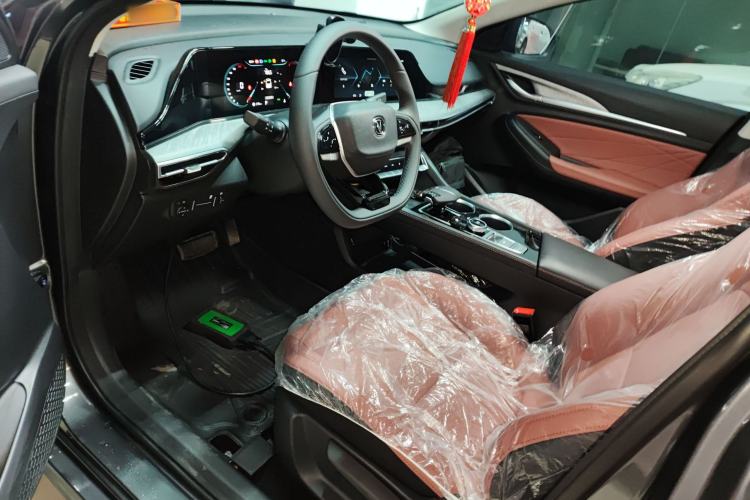 Used CHANGAN Eado 2025 PLUS 1.4T Dual-Clutch High-Energy Version
