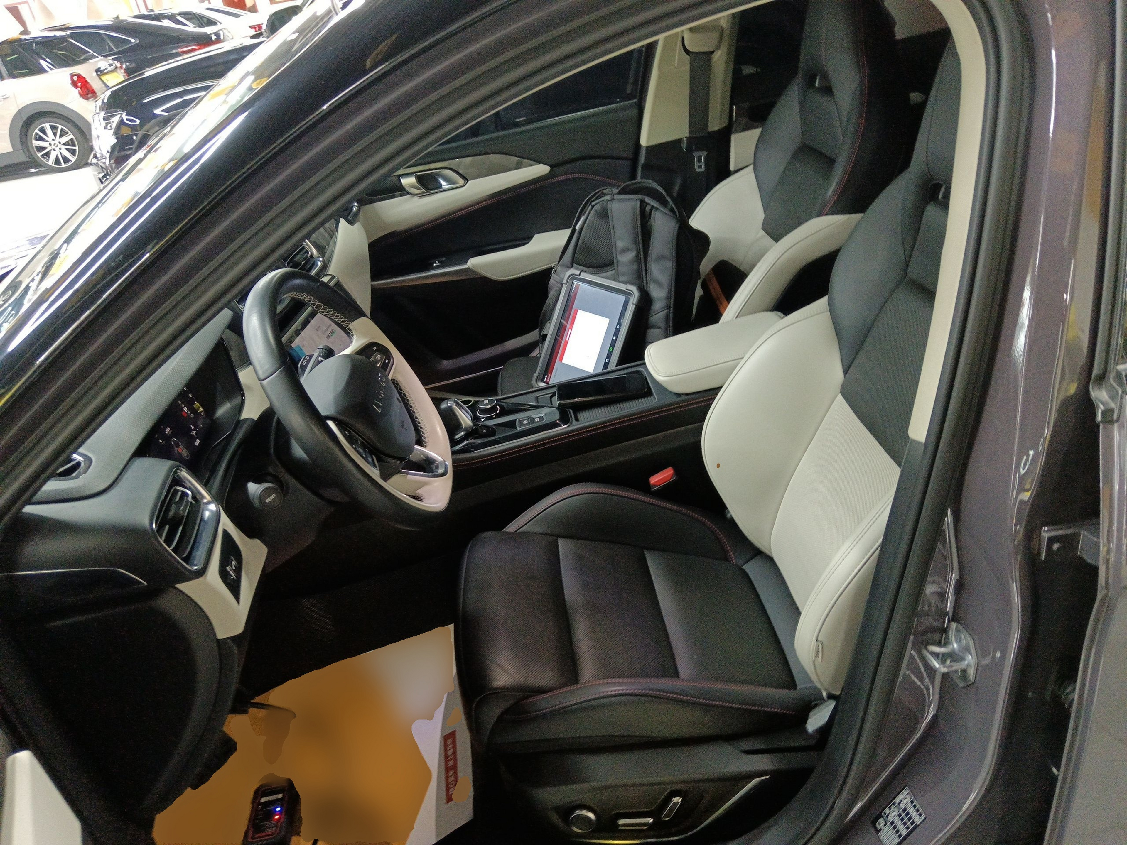 Переднее сиденье в автомобиле