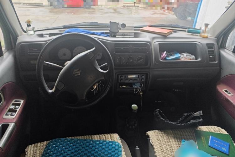 Used Suzuki Wagon R 2013 Venture Edition 1.0L Manual Economy Model Center Console