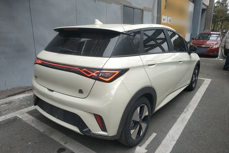 Used BYD Dolphin 2023 420 km Fashion Edition
