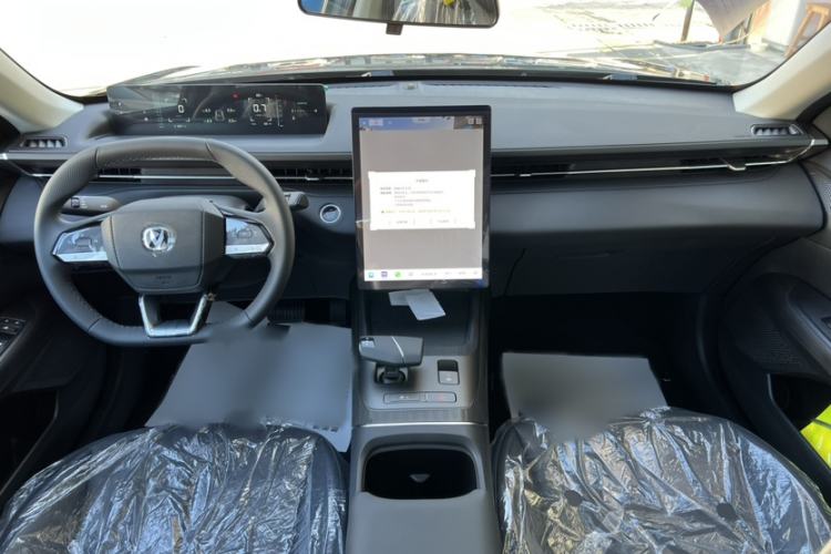 Used CHANGAN Eado 2025 Blue Whale 1.5T 500Bar Prestige Model
