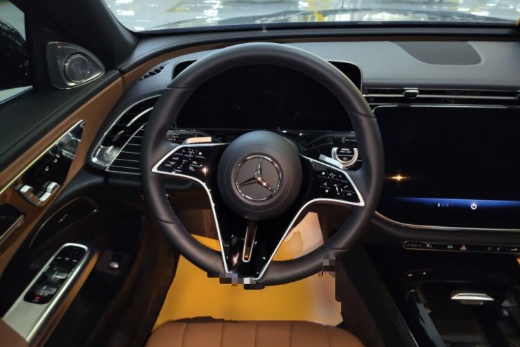 Used Mercedes-Benz E-Class 2025-Year Facelift E 260 L Steering Wheel