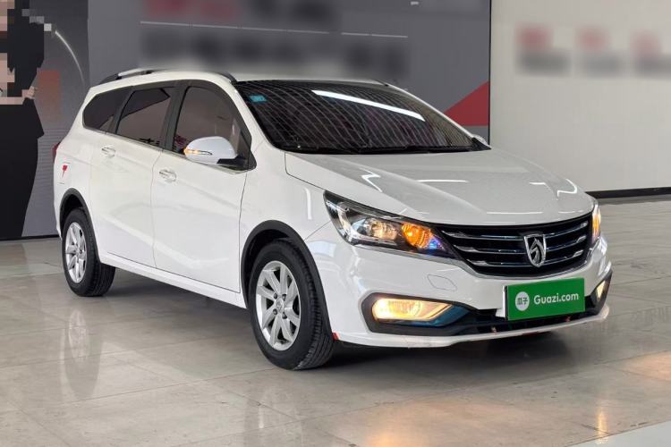 Used Baojun 310W 2017 1.5L Manual Fashion Model China V
