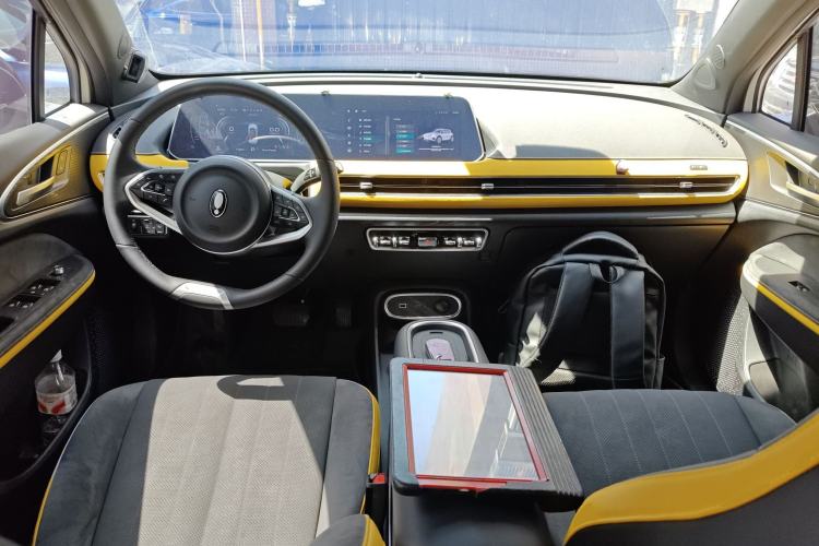 Used ORA Good Cat GT 2023 Mulan Edition 401km Prestige Version Center Console