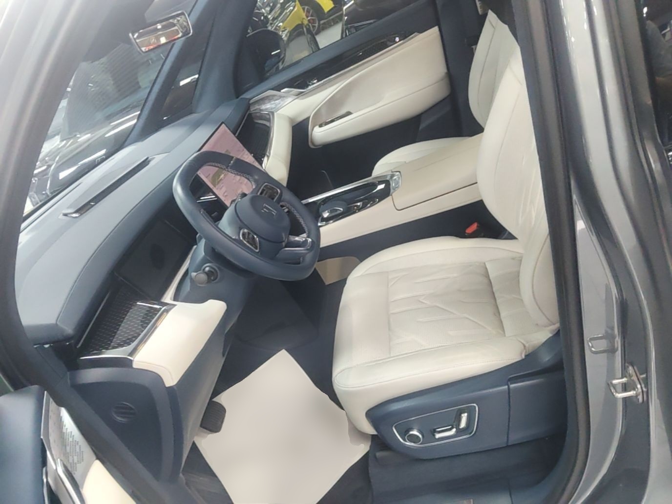 Zeekr 009 2024 7-Seater Walk-Through Version Four-Wheel Drive 108 kWh — снимка 17