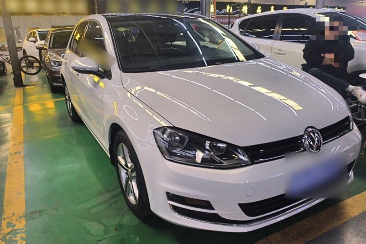 Used Volkswagen Golf 2016 1.6L Automatic Comfort Model Front Right 45 Deg