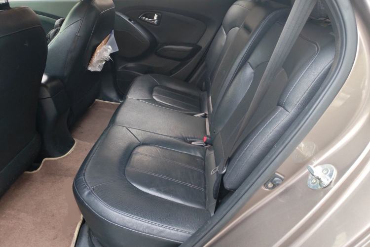 Used Hyundai ix35 2013 2.0L Automatic Two-Wheel Drive Smart GLS China IV Standard Interior 4