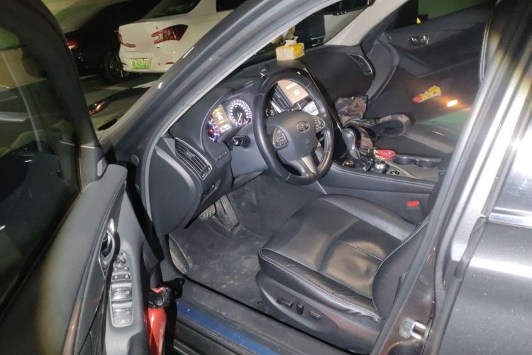 Used Infiniti Q50L 2016 2.0T Enjoyment Edition
