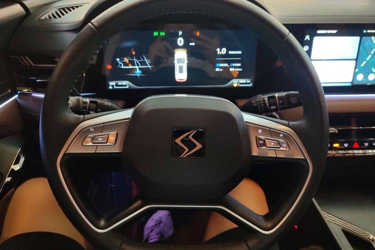 Used SOL X8 PLUS 2023 1.5 TGDI DCT Smart Edition 6-Seater