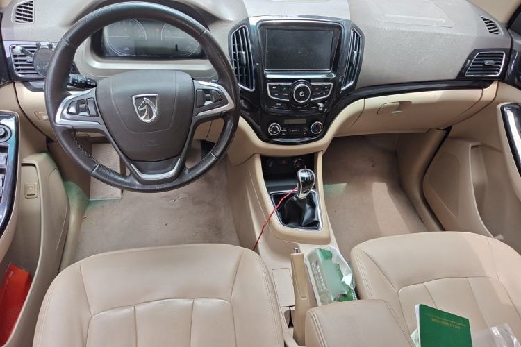 Used Baojun 730 2014 1.5L Manual Luxury Navigation ESP Version 7 Seats
