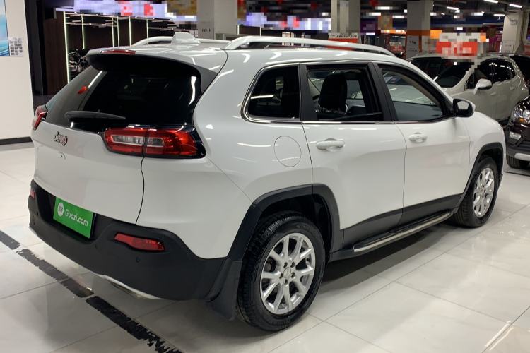 Used Jeep Cherokee 2017 2.4L Leading Edition
