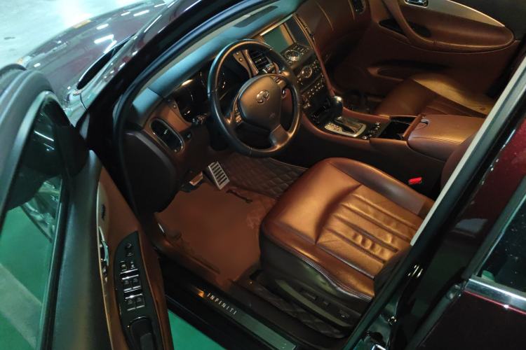 Used Infiniti QX50 2013 2.5L Two-Wheel-Drive Elegant Edition