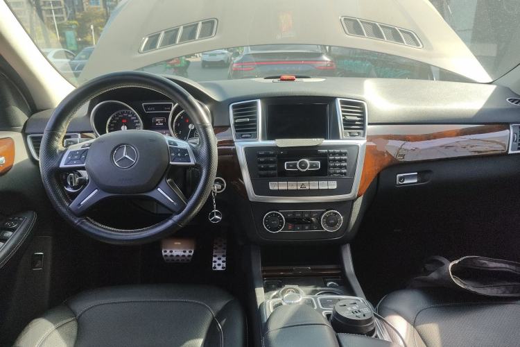 Used Mercedes-Benz M-Class 2014 ML 400 4MATIC Dynamic Model