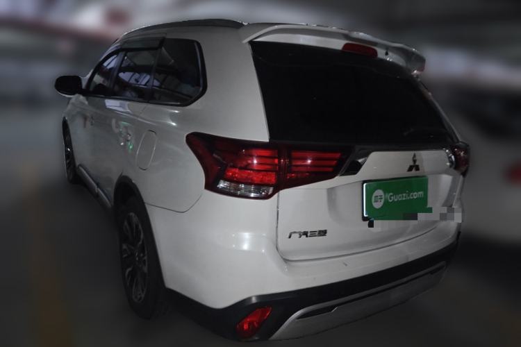 Used Mitsubishi Outlander 2019 2.0L Two-Wheel Drive Comfort Edition 5 Seats China V Standard