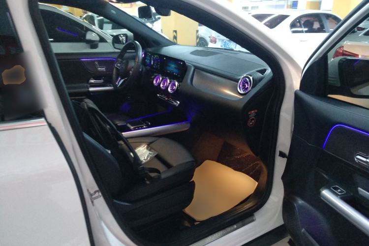 Used Mercedes-Benz GLA 2023 GLA 220 Right Front Seat