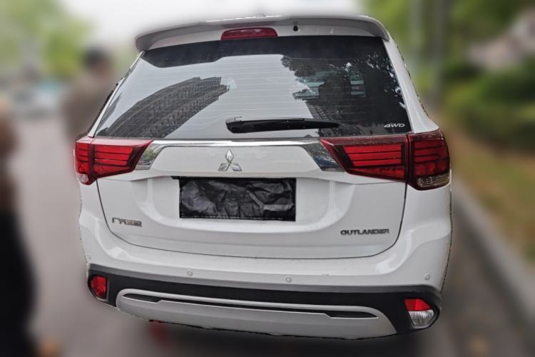 Used Mitsubishi Outlander 2020 2.4L 4x4 Zhi Xiang Edition 5 Seats Rear