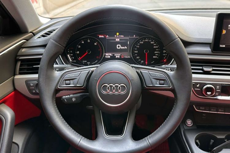 Used Audi A4L 2019 40 TFSI Ambition China VI Interior 2