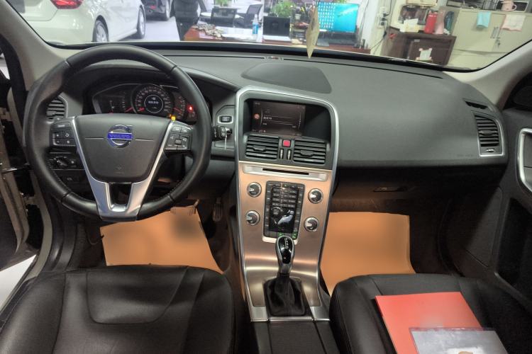 Used Volvo XC60 2017 T5 AWD Smart Upgrade Edition