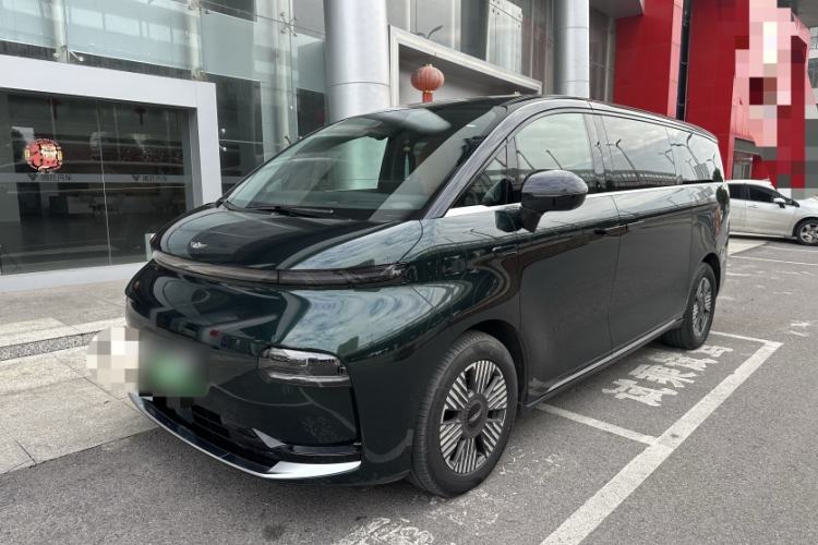 Used Geely Galaxy LEVC L380 2024 140-Degree 6-Seater All-Wheel-Drive Ultra