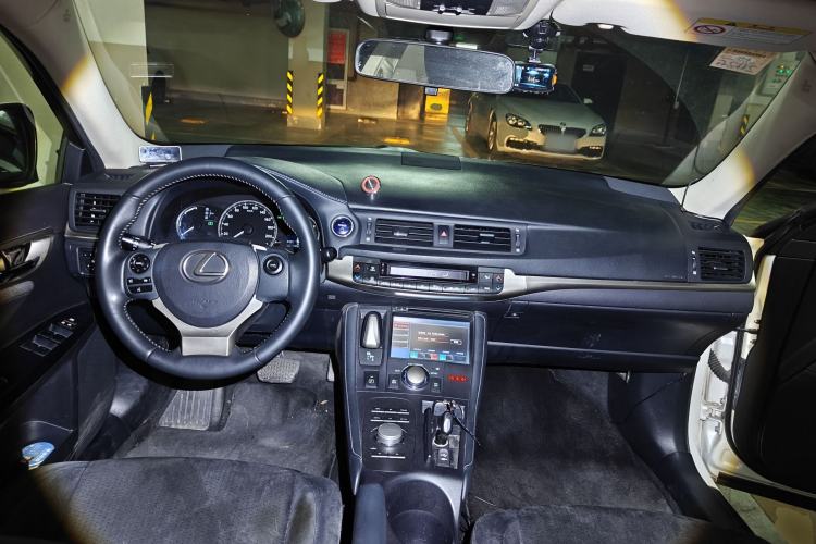 Used Lexus CT 2014 CT200h Elite Edition Monochrome Center Console