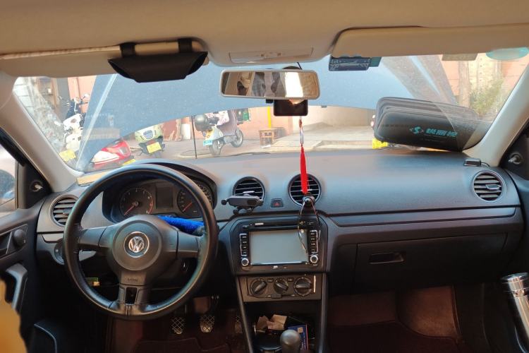 Used Volkswagen Jetta 2013 1.6L Manual Fashion Edition
