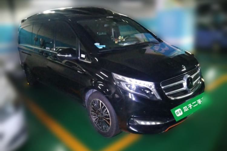 Used Mercedes-Benz V-Class  Front Right 45 Deg